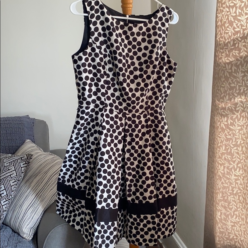 Polka dot pocket dress